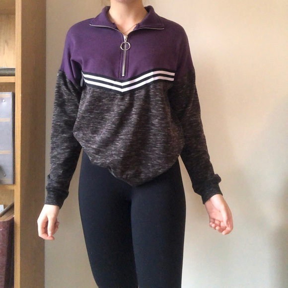 flirtitude Tops - Woman’s quarter zip